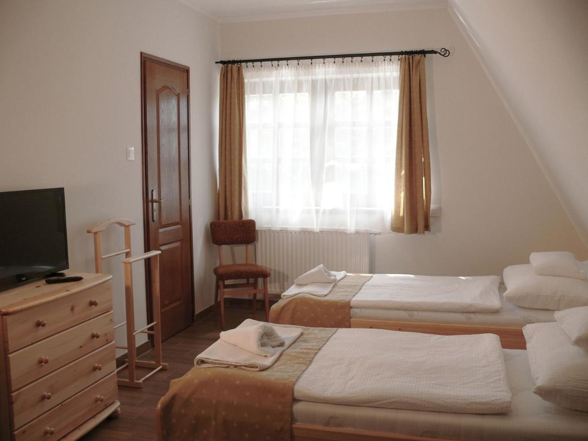 ヴェスプレーム Kadarta Vendeglo Panzio Bed & Breakfast エクステリア 写真